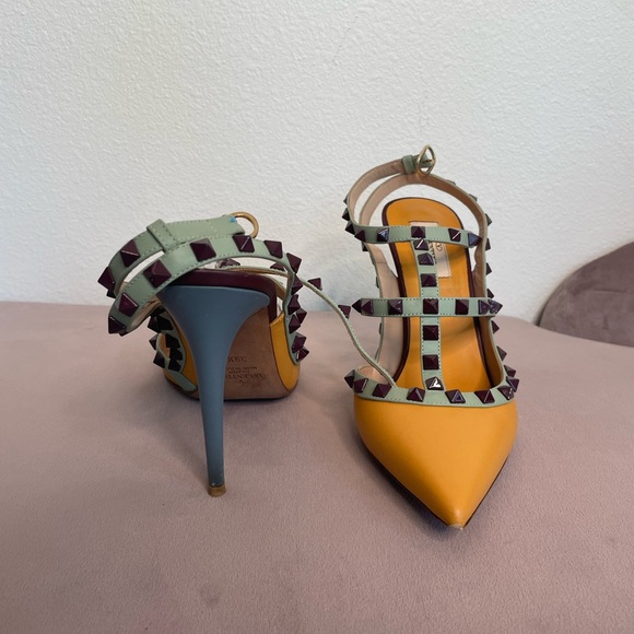 Multi color Valentino Rockstud Leather Ankle Strap Pump size 39 1/2 - Picture 2 of 4